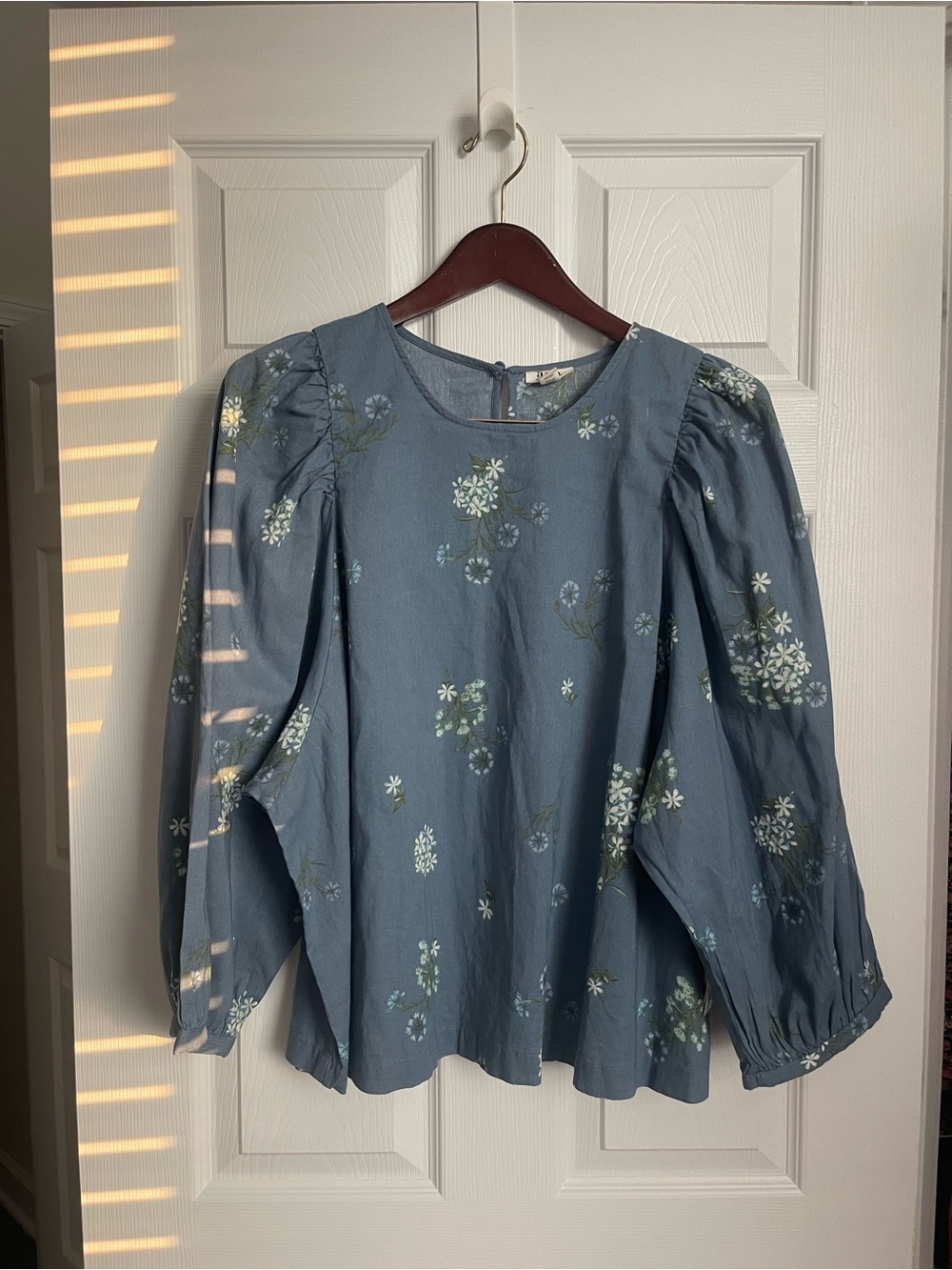 a.n.a Blue Floral Puff-Sleeve Blouse